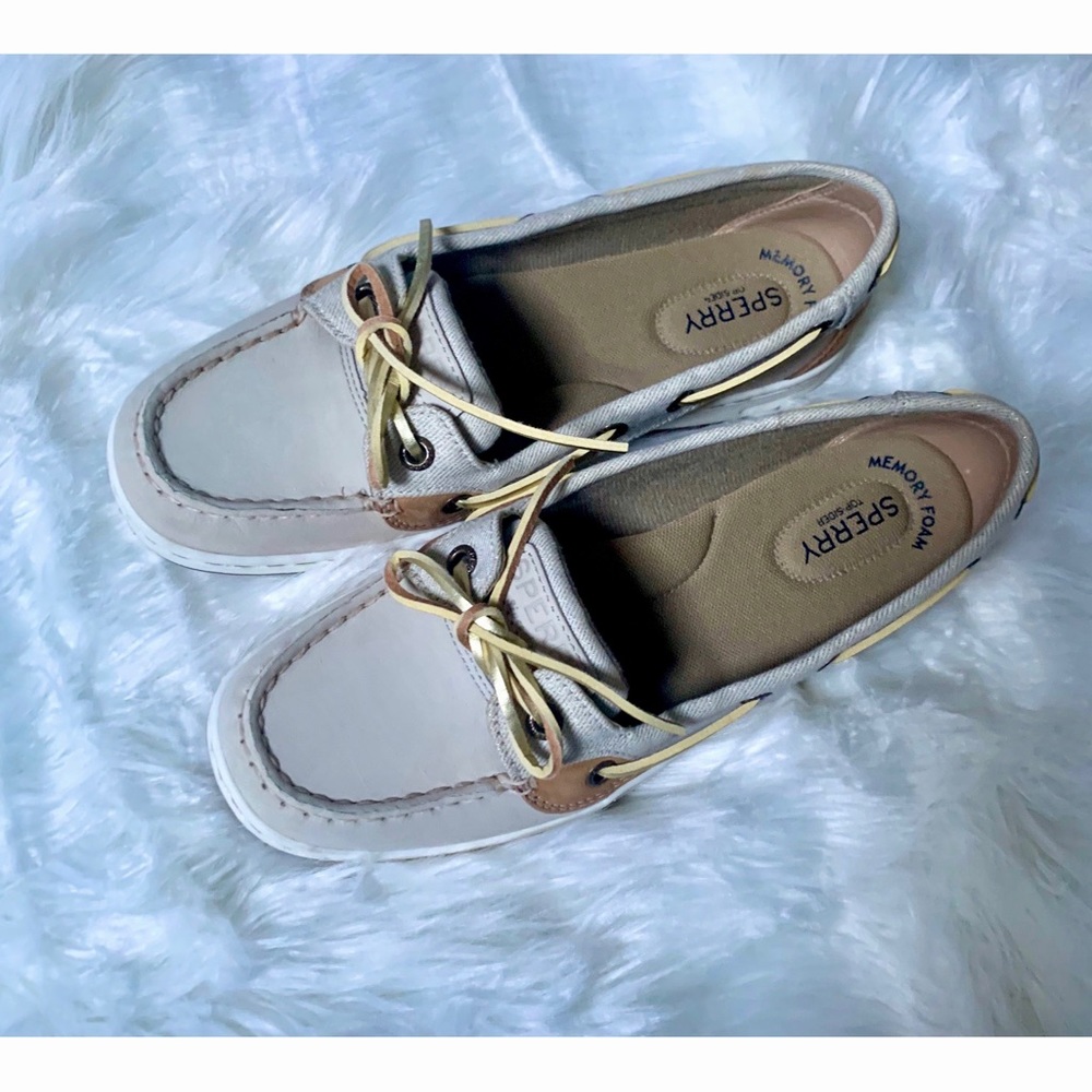 ✨Memory Foam Sperrys✨